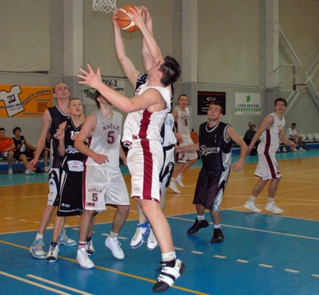 Basketbolistiem atkal simtnieks