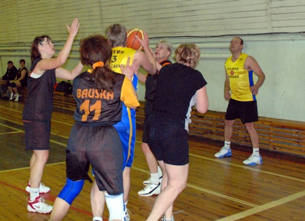 Labākie basketbola veterāni – Iecavā