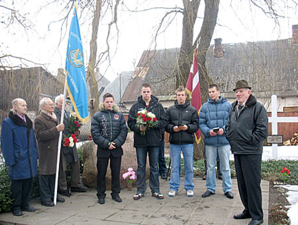 Leģionāru piemiņas dienas pasākums Bauskā norit mierīgi