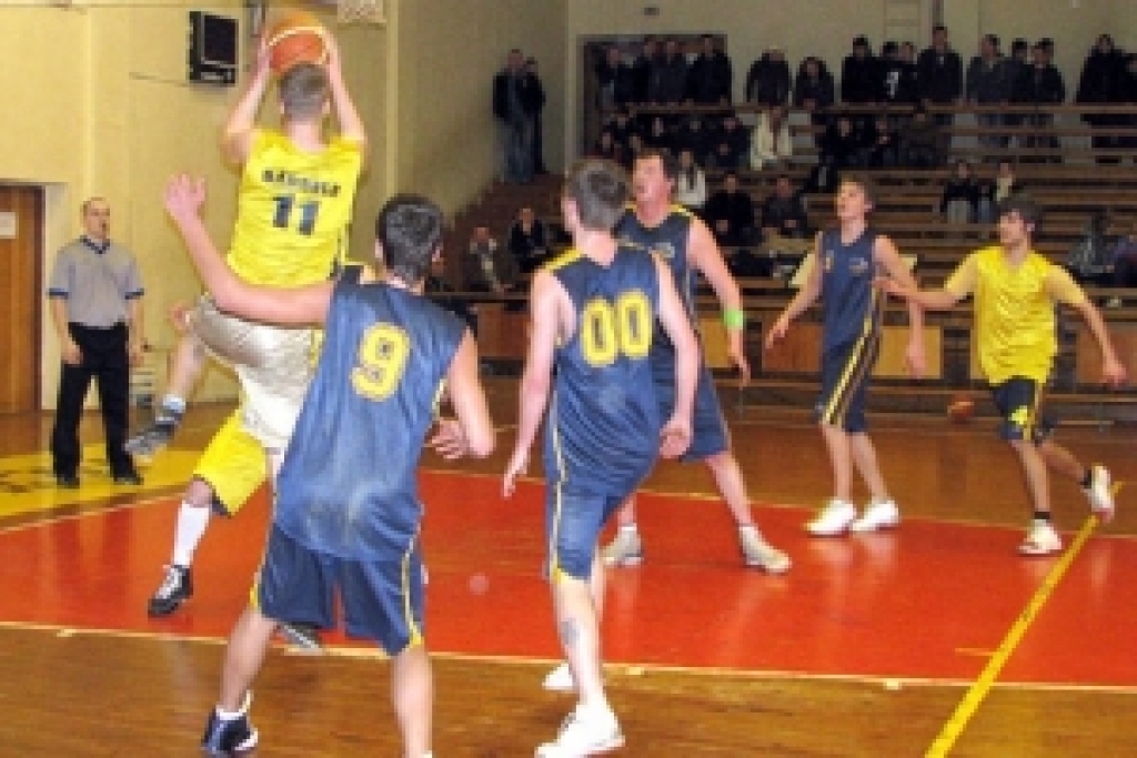 Basketbolā zināmi finālisti