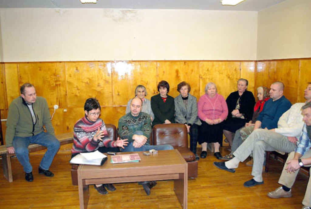 Gaisā izmestais sit pa kabatu