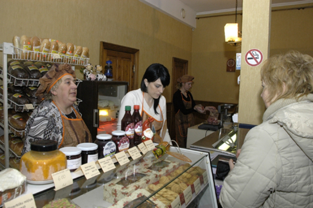 Piedāvā vietējo zemnieku produkciju