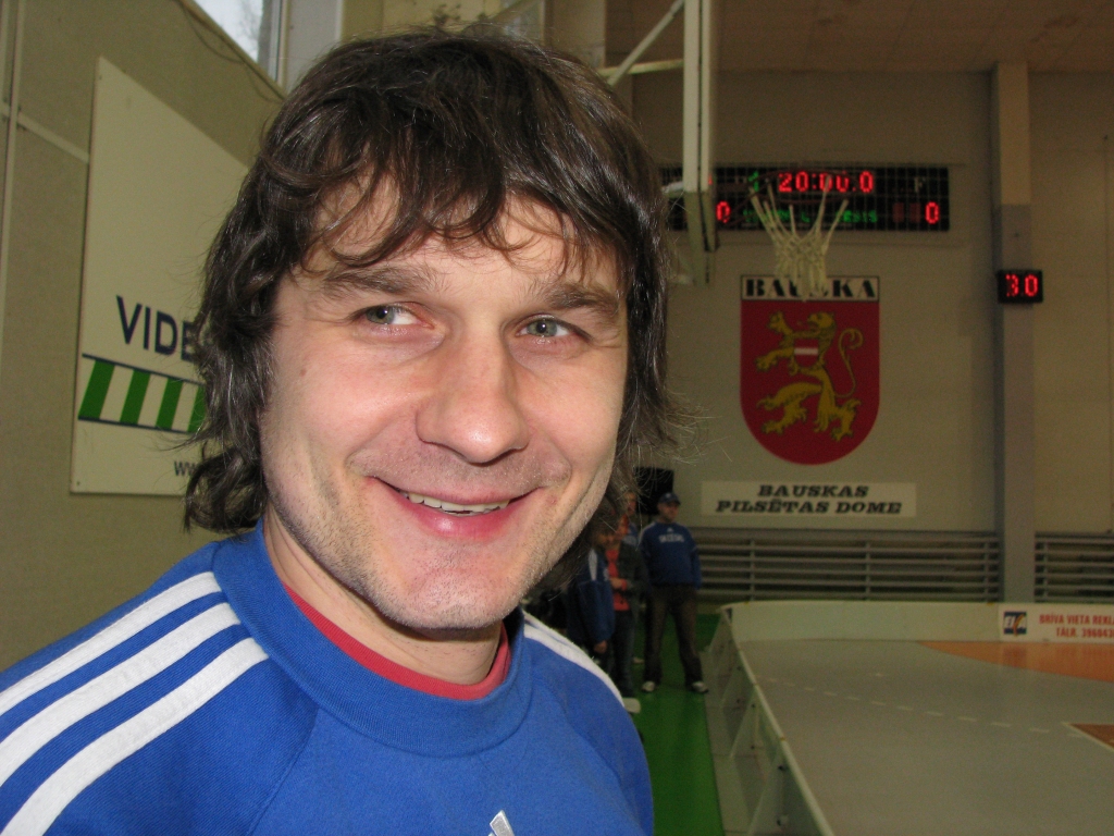 Baušķenieka vadītā florbola izlase izcīna otru uzvaru pasaules čempionātā