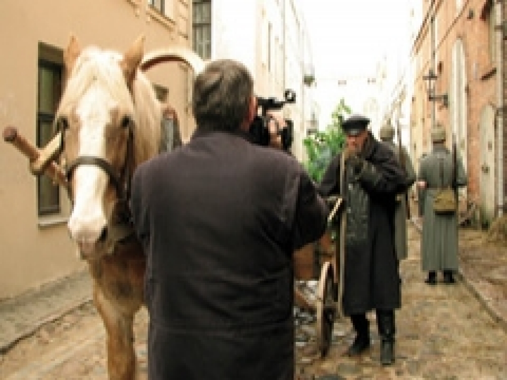 Rundālieši atkal pirmie redz filmu