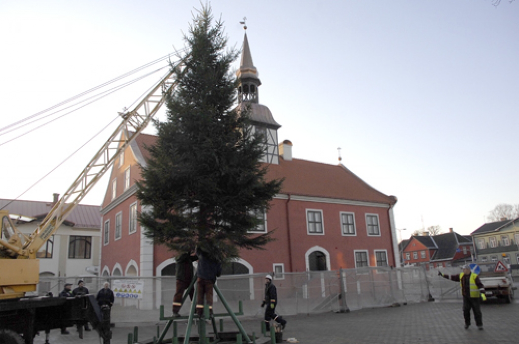 Novadu eglītēs lampiņas iedegsies pēc pirmās Adventes