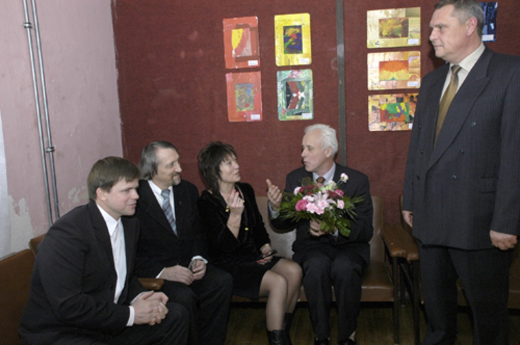Godalgo izglītības iestādes un izcilus pedagogus 