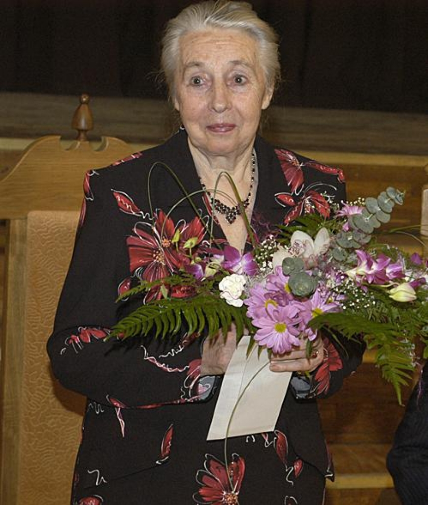 Apbalvos pilsētas pedagogus