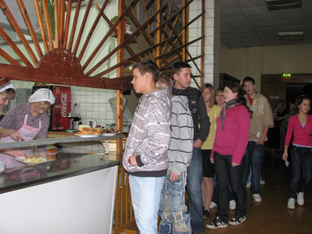Uzlabo ēdināšanu Pilsrundāles vidusskolā