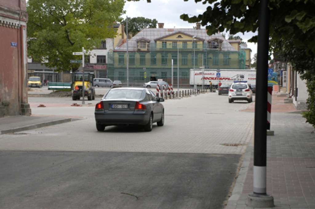 Atjaunota transporta satiksme Rīgas ielā