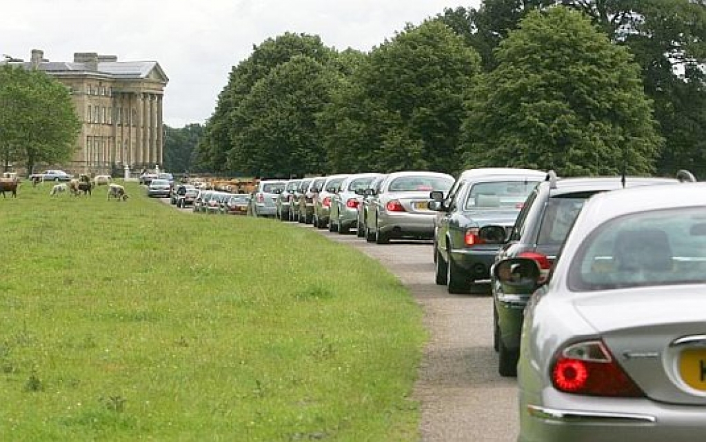 Latvijā reģistrēto transportlīdzekļu skaits sasniedzis 1 199 563 vienības    