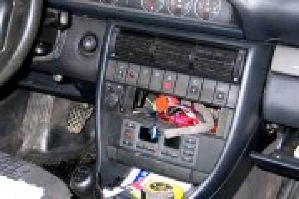 Garāžā apzog auto