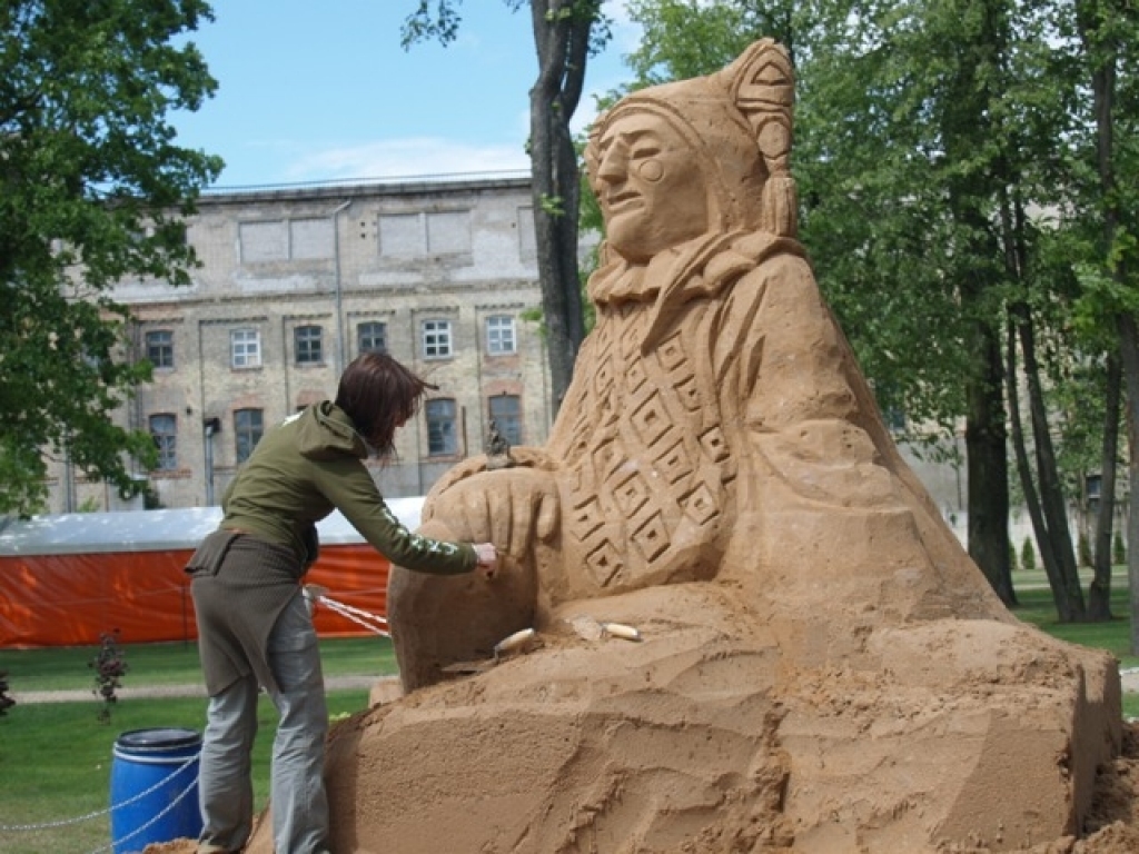 Noskaidroti Smilšu skulptūru festivāla «Summer signs» uzvarētāji