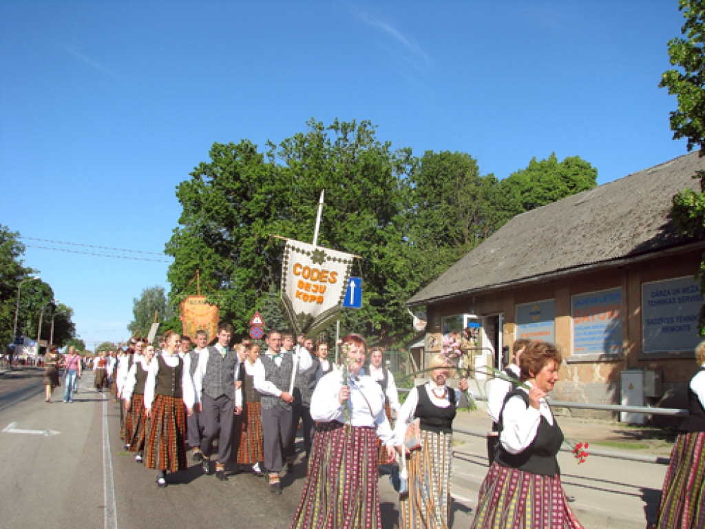 Apliecina piederību Dziesmu svētku tradīcijai