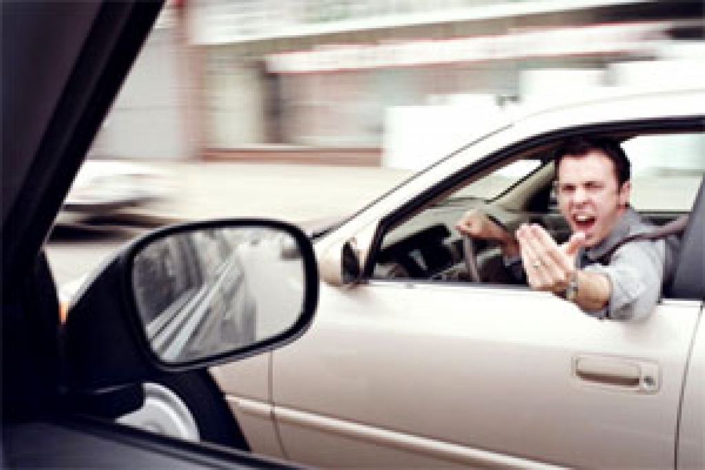Autovadītājus Latvijā satrauc citu autovadītāju egoistiskie ieradumi