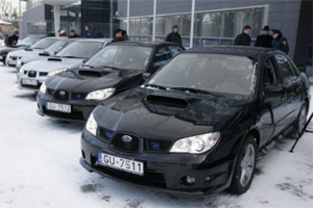 Policija sāk izmantot netrafarētas "Impreza WRX"