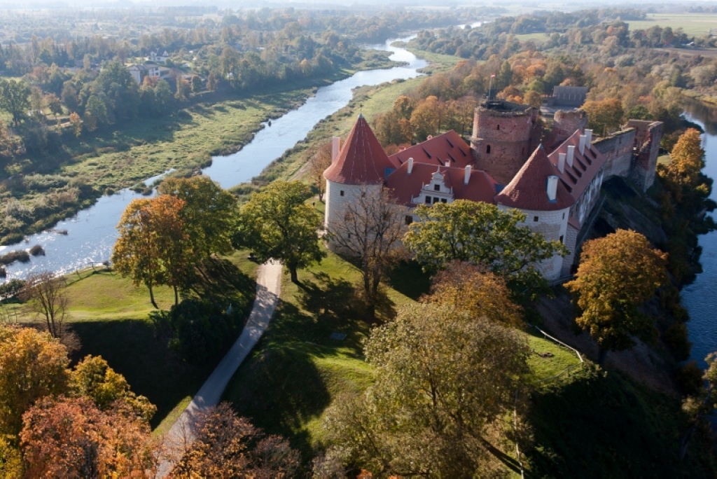 Aicina jauniešus fotografēt upes