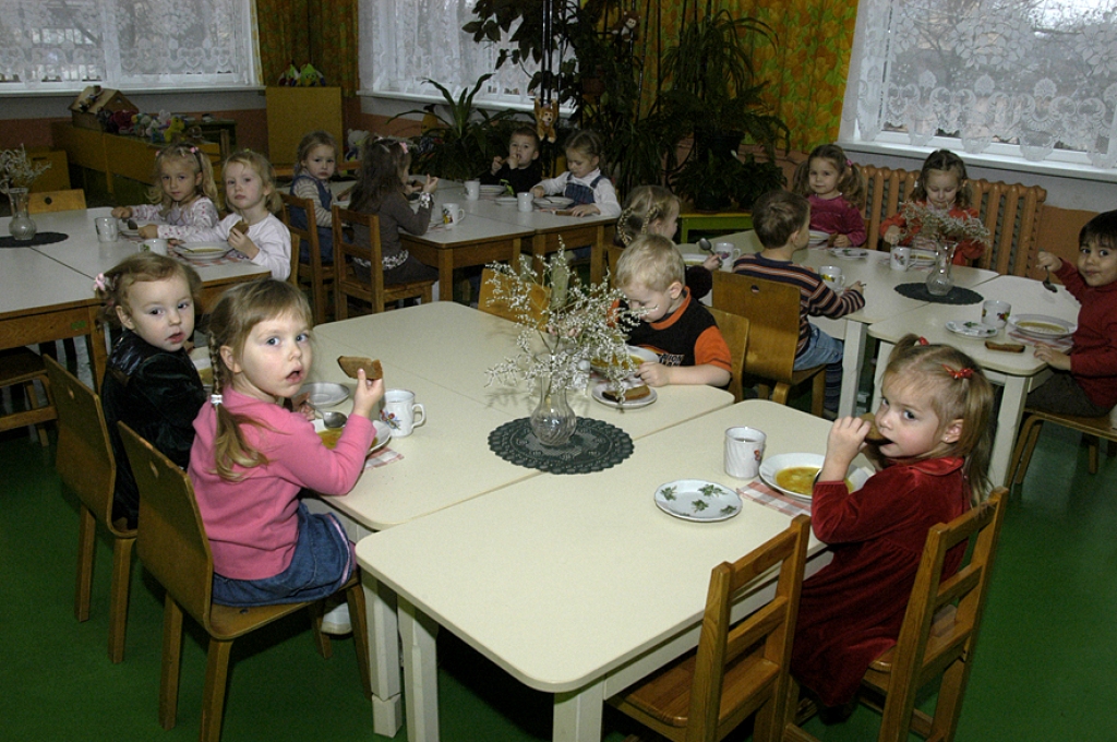 Bērnudārzi vienojas par ēdināšanas maksu