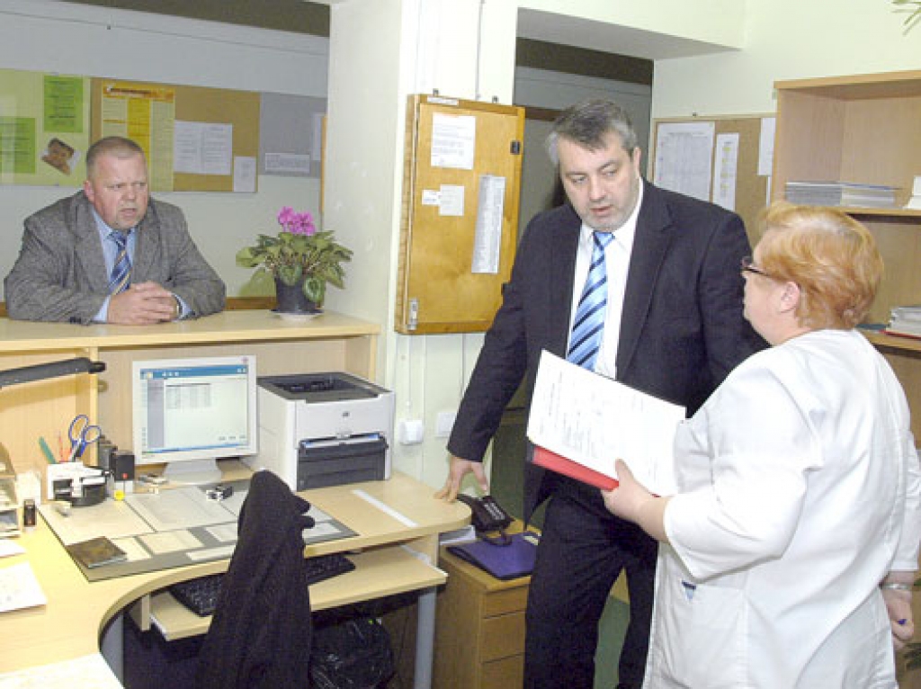Veselības ministrs nepeļ Bauskas slimnīcu