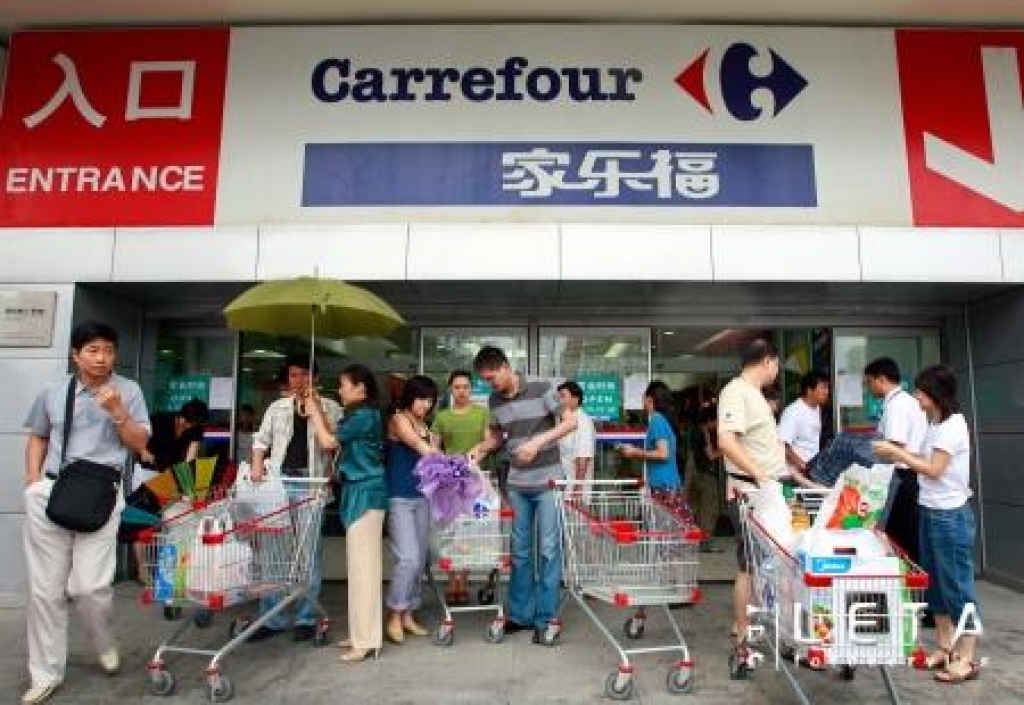 Pēc traģiskā negadījuma Ķīna aizliedz izpārdošanas dienu rīkošanu veikalos