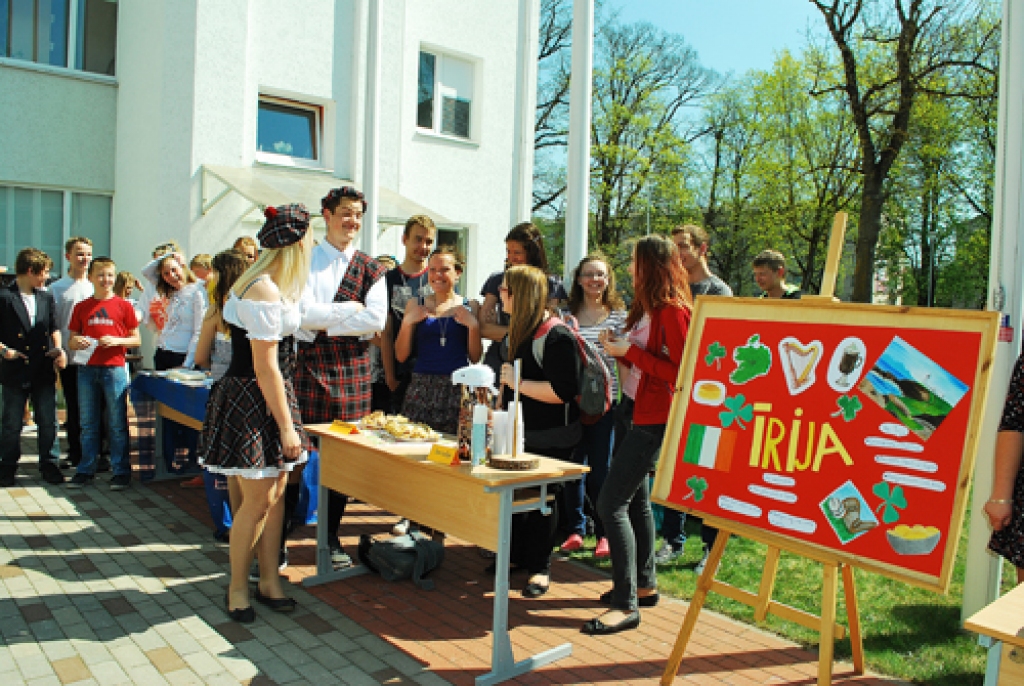 Eiropas dienu aizrautīgi svin Bauskas 2. vidusskolā
