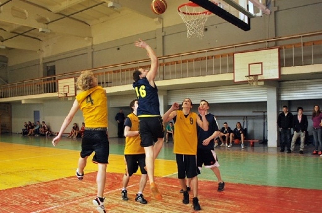 Finišē basketbola sacīkstes «Trīs pret trīs»