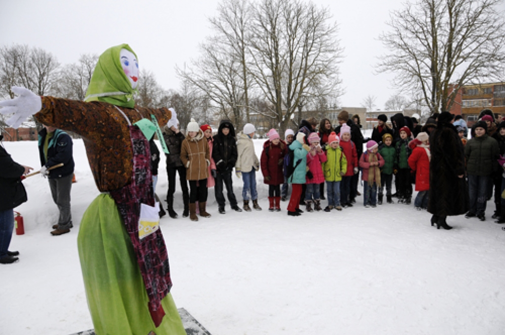 Masļeņicas svinības Bauskas 2. vidusskolā