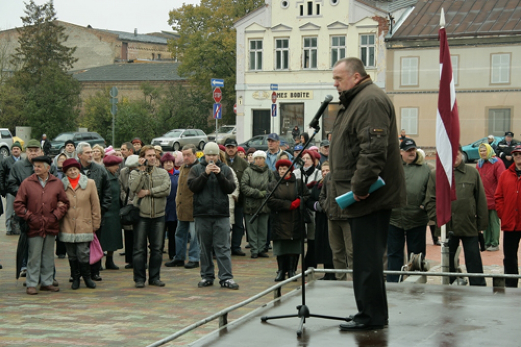 Tautas sapulce prasa atjaunot Bauskā slimnīcu