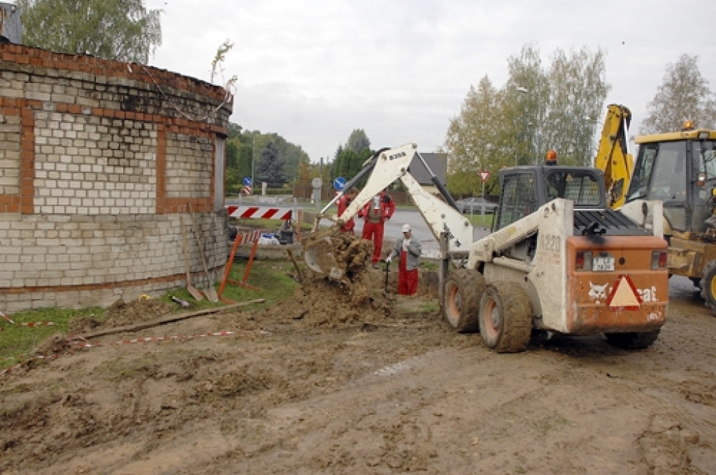 Pieslēdz jaunajam ūdensvadam 