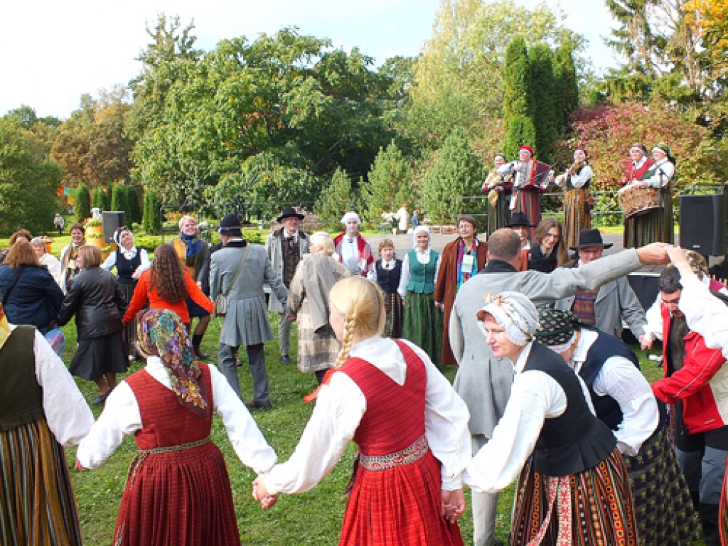 Rundāles novadā pulcējas stāstnieki no visas Latvijas