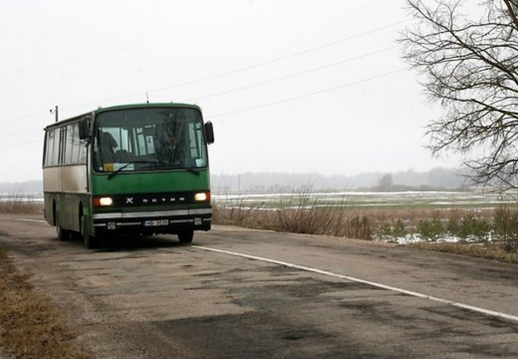 Pasažieru pārvadātāji ir gatavi bloķēt ceļus; gaidīs līdz 15.maijam