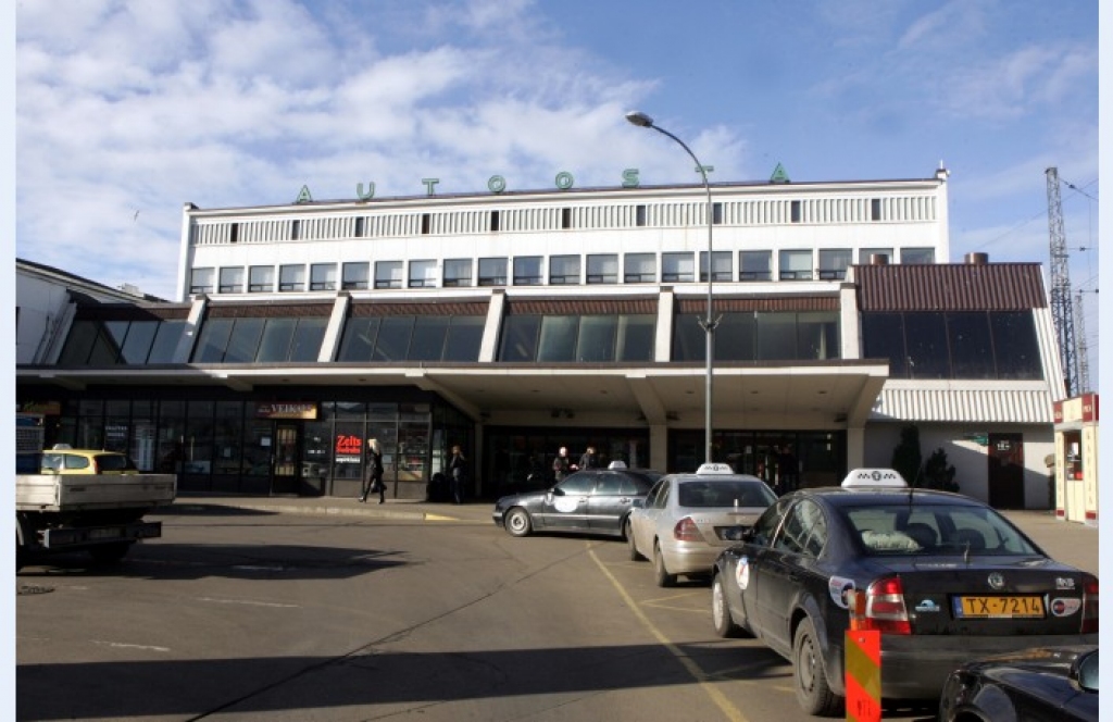 Policija aiztur nelegālo pārvadātāju