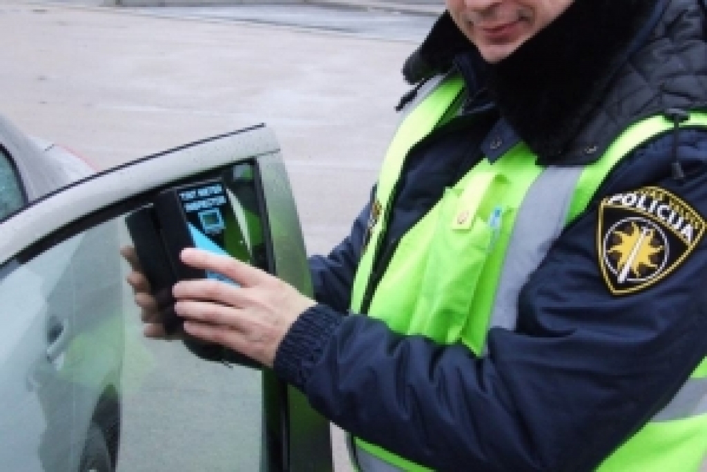 Skaistkalnē saduras trīs automašīnas