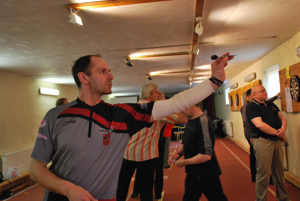 Starp mūsu novadniekiem labākais sniegums šautriņu mešanā Vecumnieku sportistiem