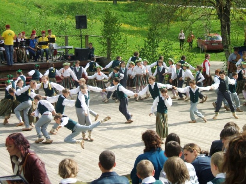 Skaistkalnē aicina uz Pelnrušķītes balli