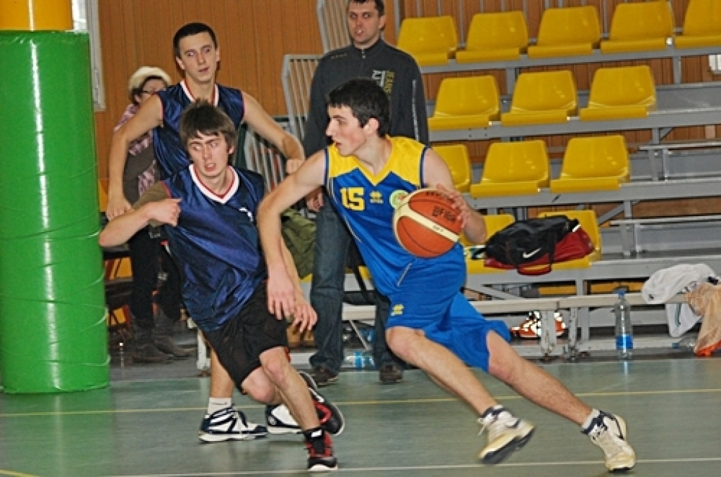 Misas vidusskola basketbolā izcīna sudrabu