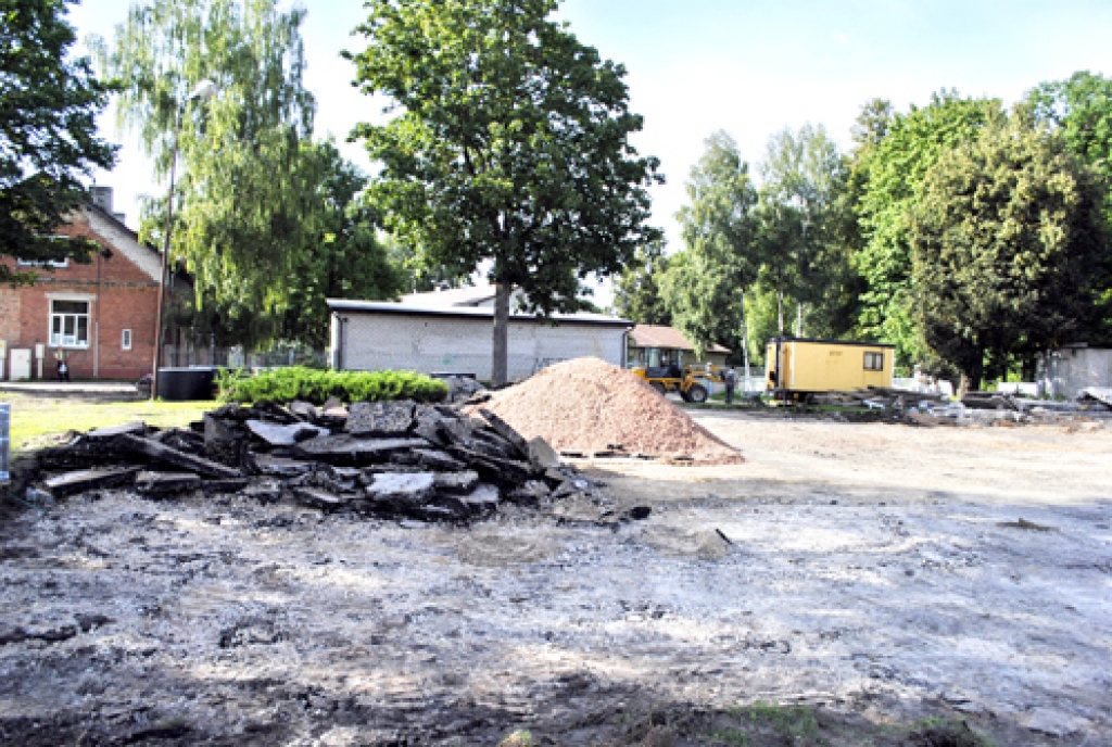 Vecumnieku novada centrā sāk autoostas atjaunošanu