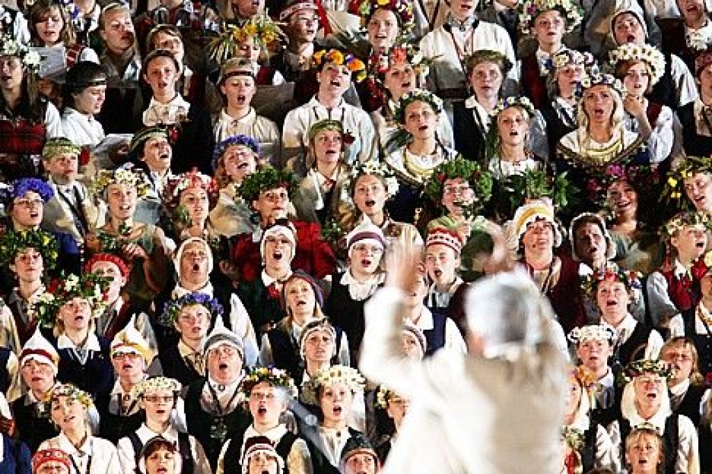 Kori brauc dziedāt uz Rīgu