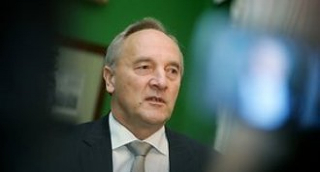 Bērziņš sola neatcelt Zatlera rīkojumu par Saeimas atlaišanas rosināšanu 