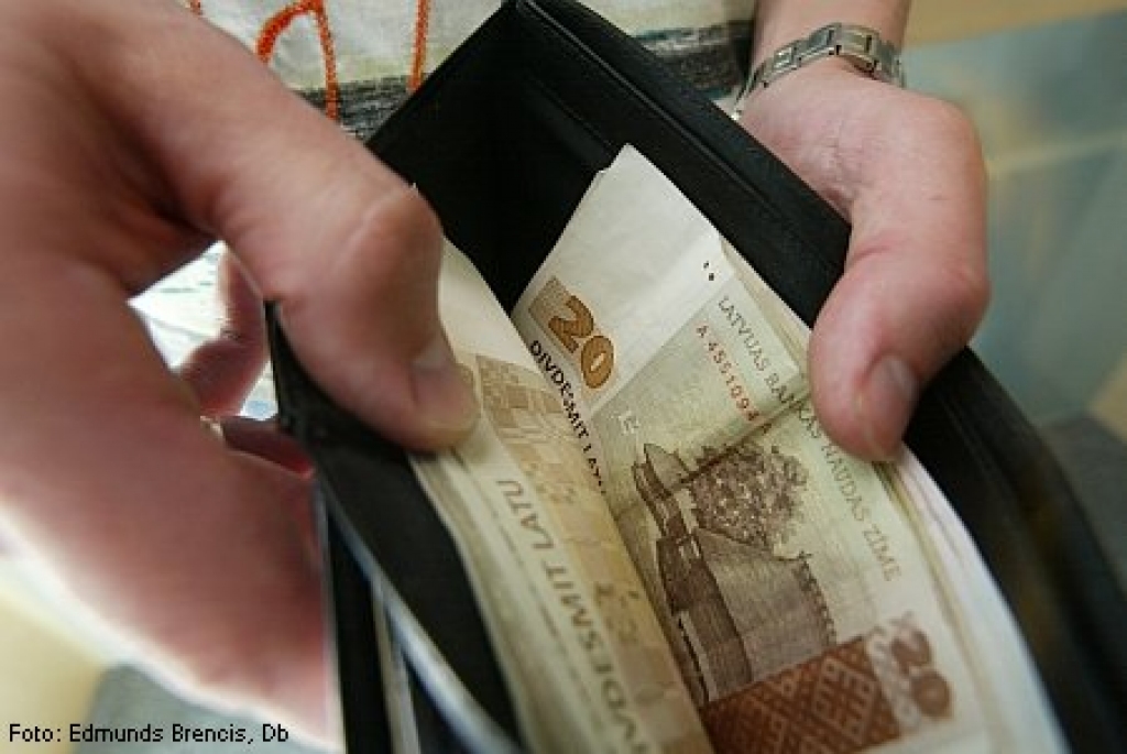 Depozītu likmes Latvijas bankās saraujas