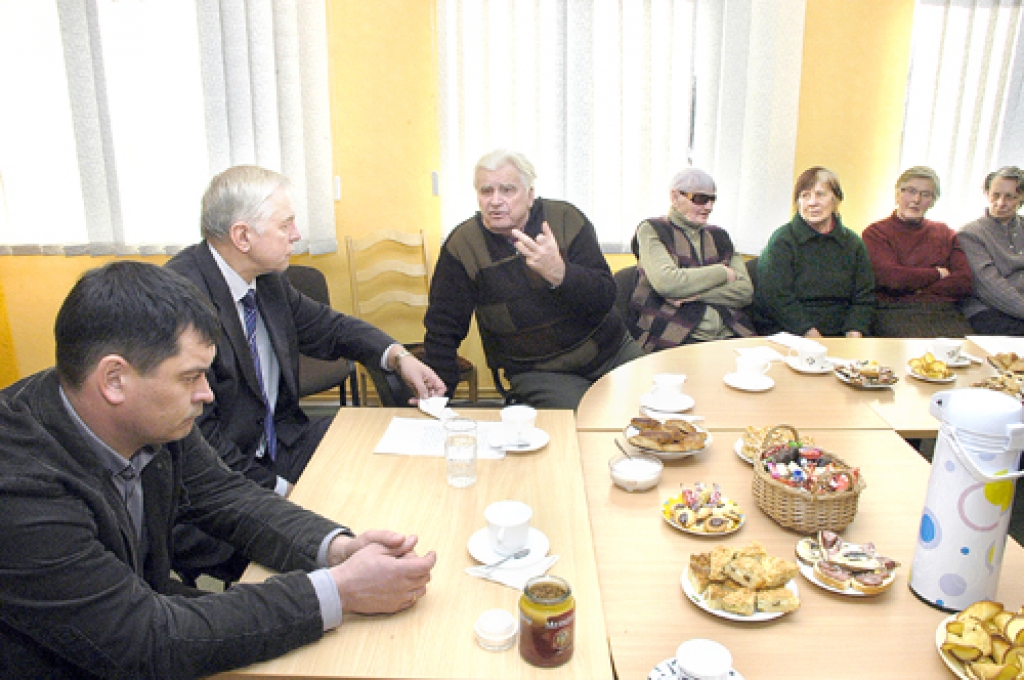 Politiķis sola pensijas nesamazināt