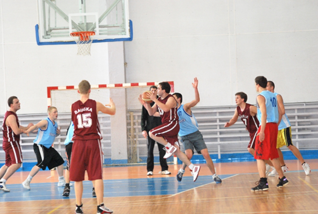 Bauskā sākas basketbola finālspēles