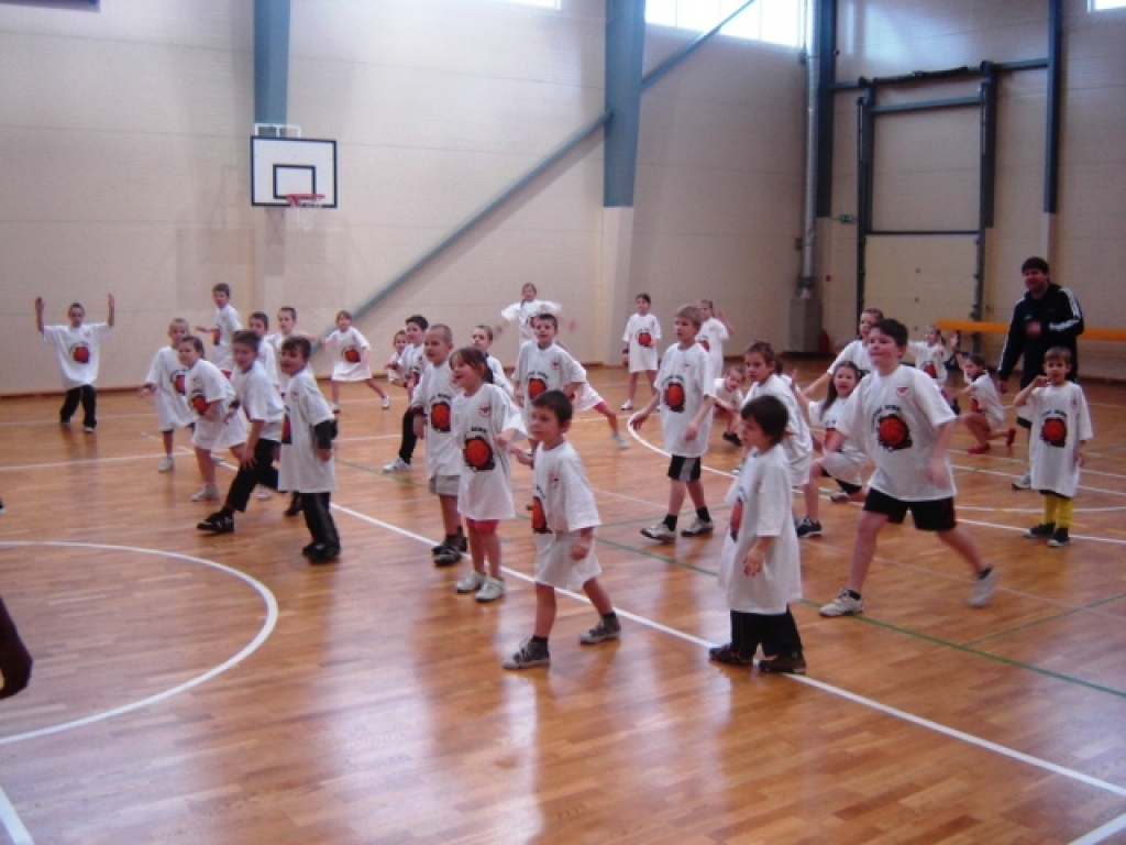 Basketbolisti uzvar ar ātrumu