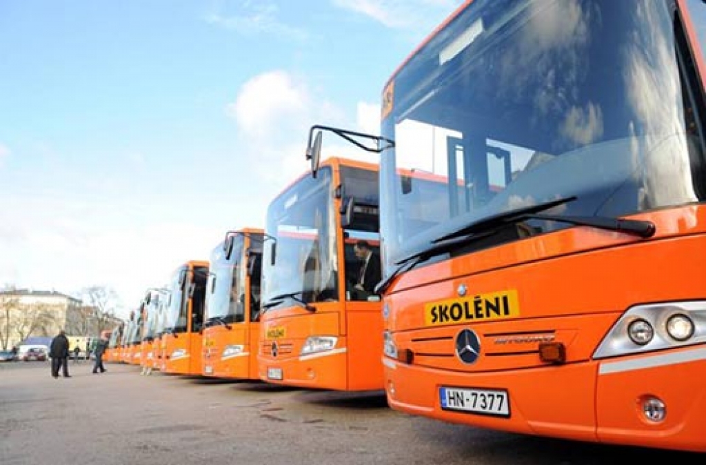 Ar jaunajiem skolēnu autobusiem pārvadā arī citus pasažierus