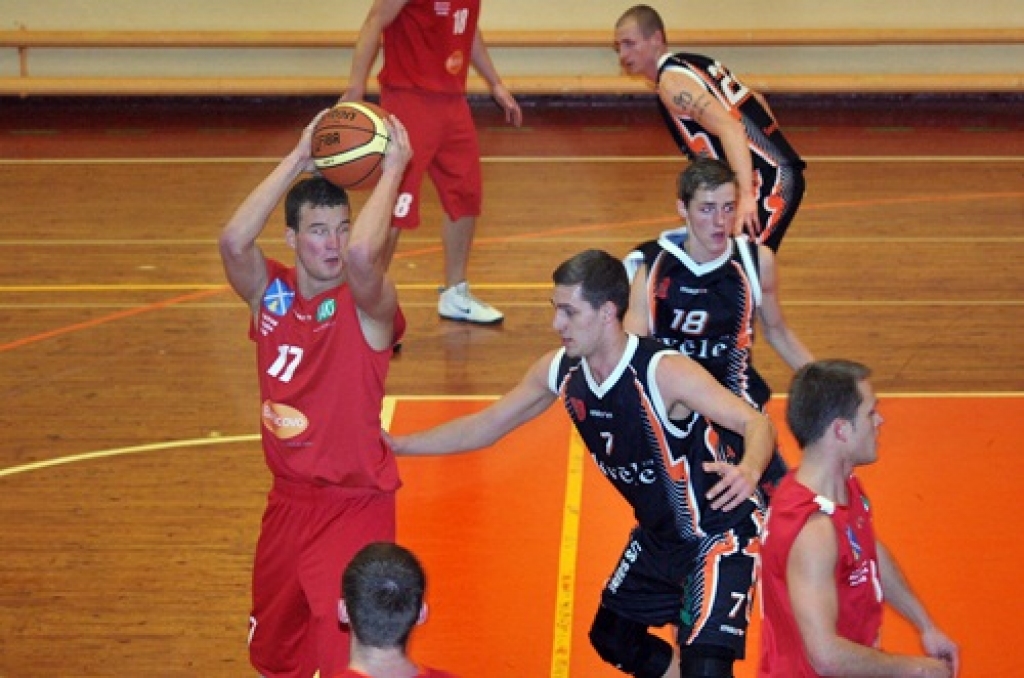 Iecavā bauda basketbolu 