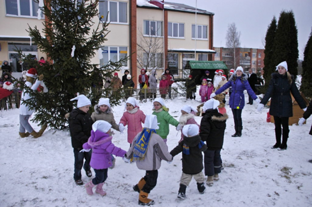 Rundāliešus priecē egle, rūķi un ziemeļbriedis