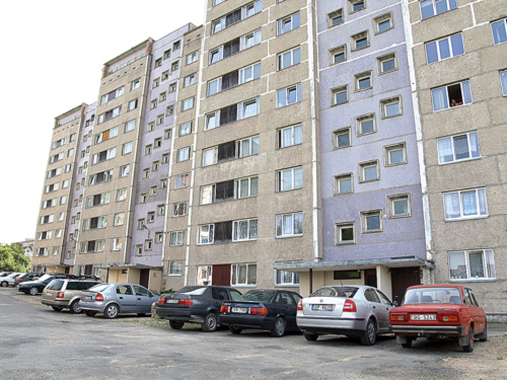 Pavirši apietas  ar īpašumu