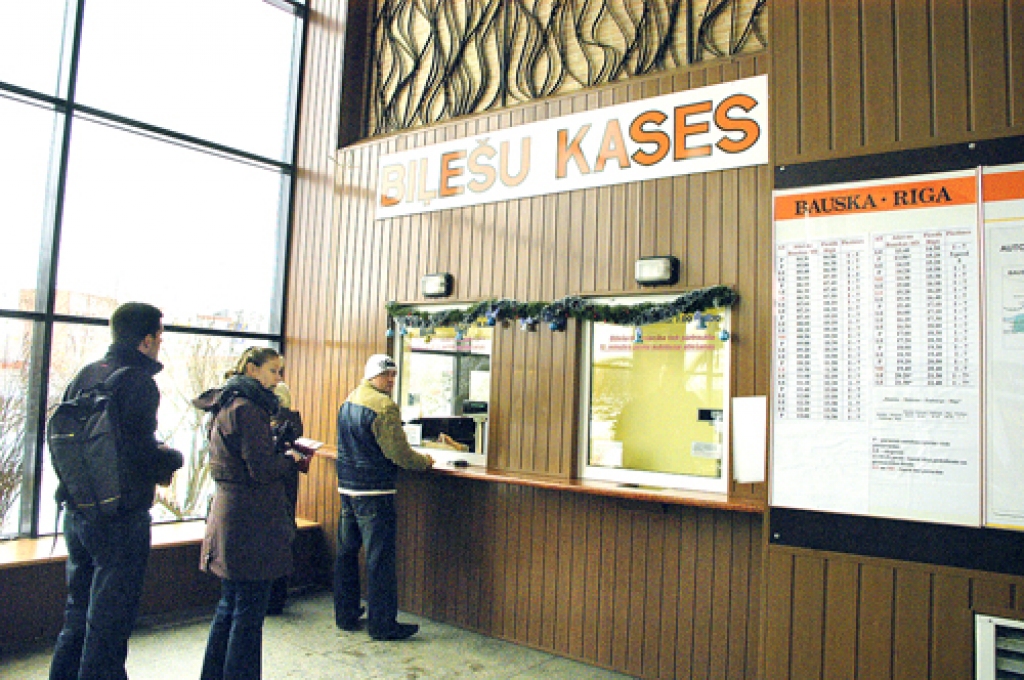 Biļetes kasēs vēl pārdod