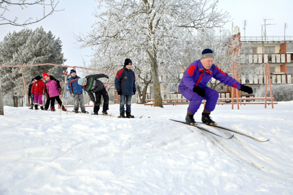 Sporta stundas vada slēpojot
