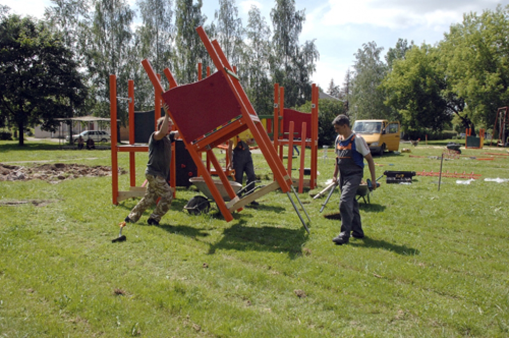 Rītausmās tapis jauns rotaļu laukums