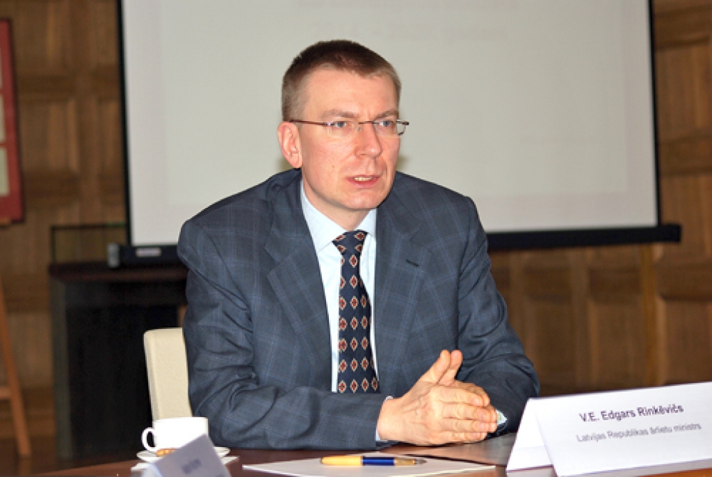 Lai vārdi kļūtu par darbiem